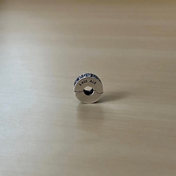 PANDORA Teal Pavé Clip Charm - Picture 2 of 4